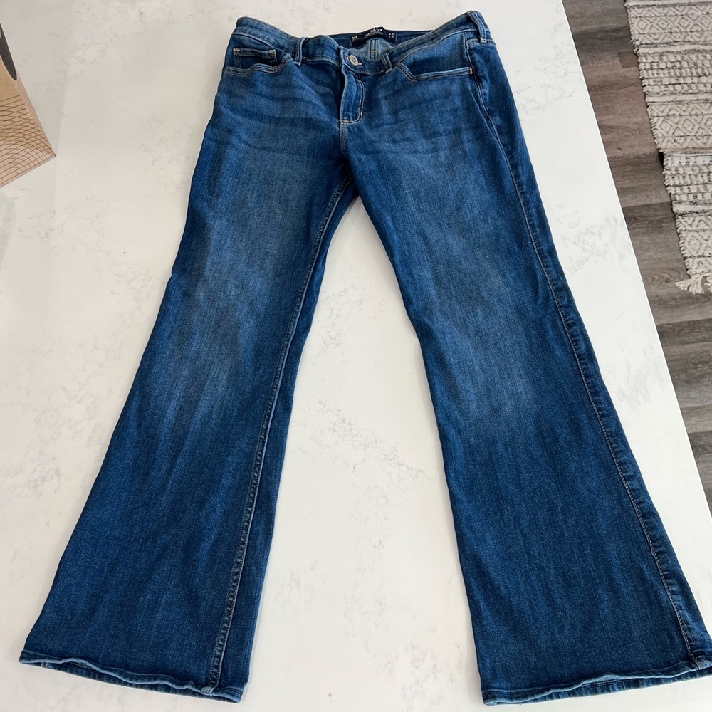 Hollister California rise, boot, soft stretch